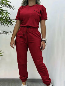 Conjunto Suzie camiseta casual de manga curta com gola redonda e calça jogger com cintura ajustável por cordão